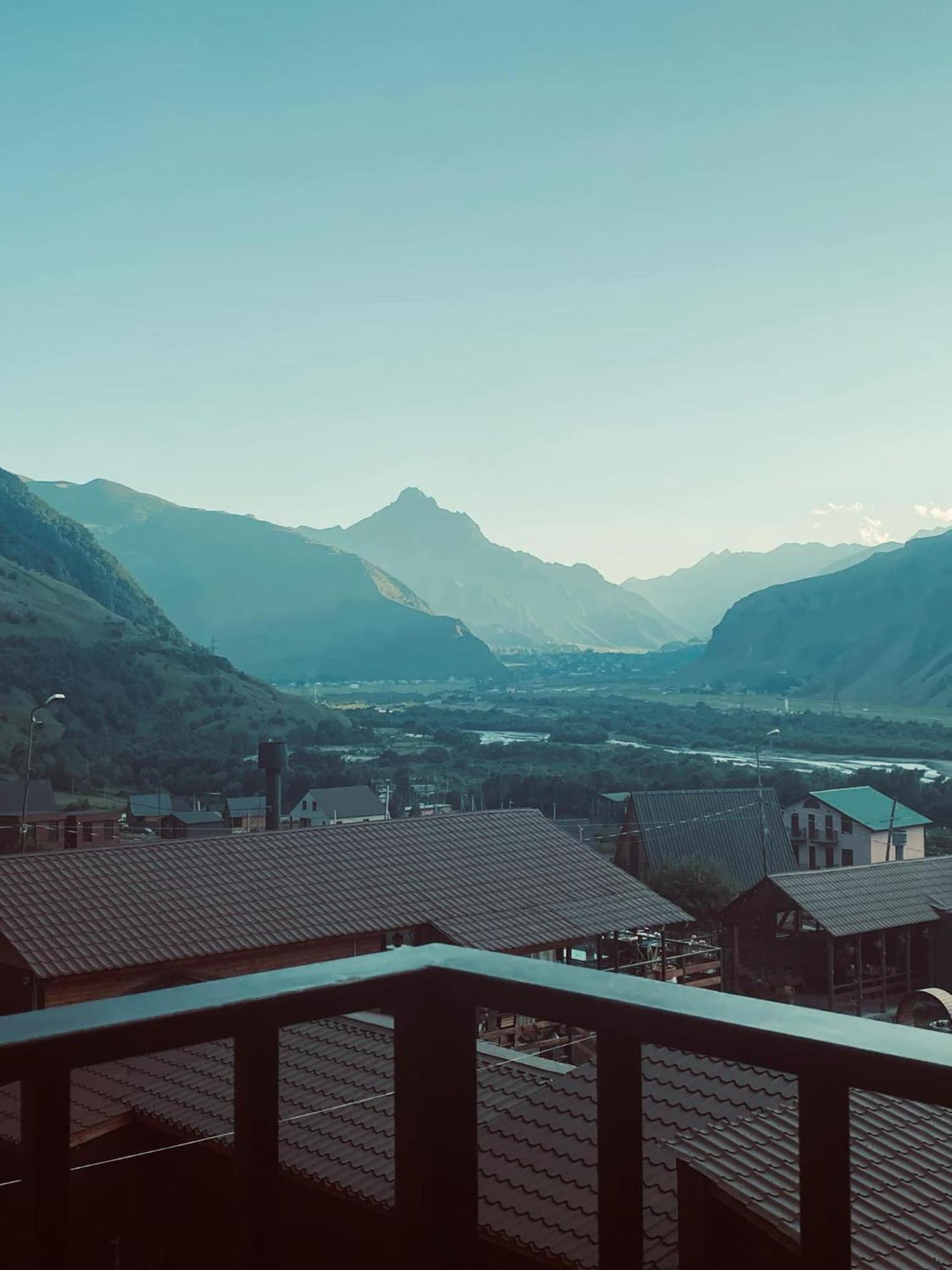 Melodia Kazbegi Hotel ภายนอก รูปภาพ