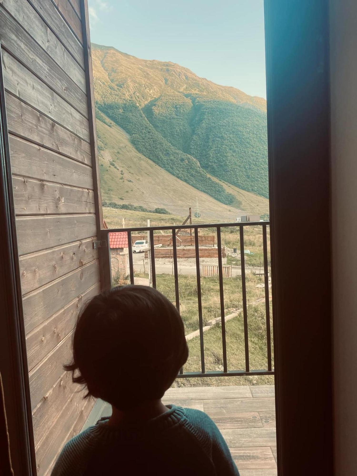 Melodia Kazbegi Hotel ภายนอก รูปภาพ