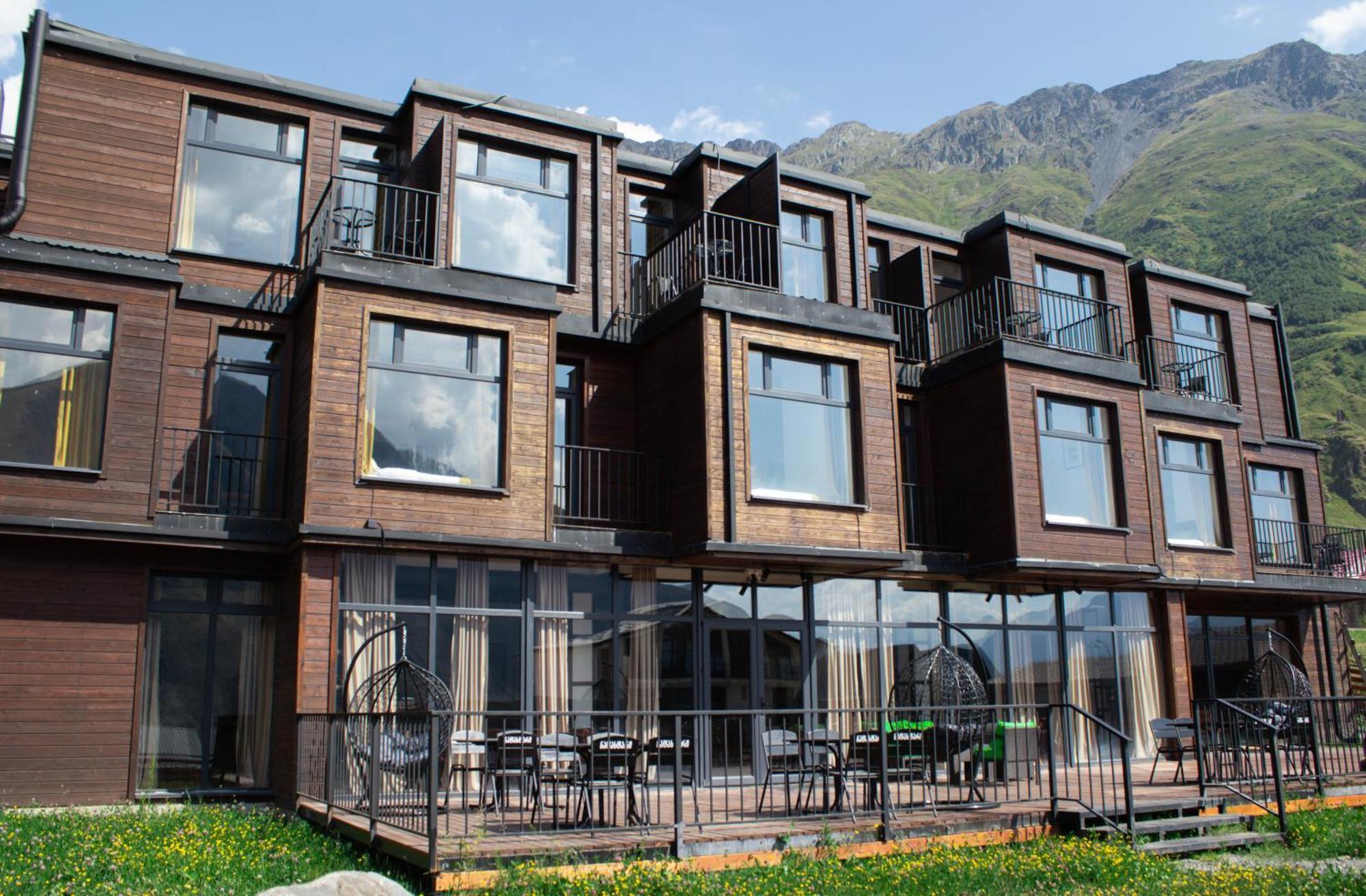 Melodia Kazbegi Hotel ภายนอก รูปภาพ